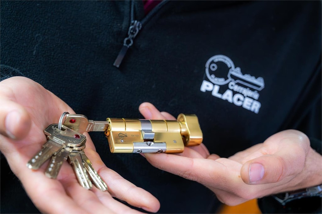 3 consejos para mantener tu llavero ligero y no dañar el bombín por el peso