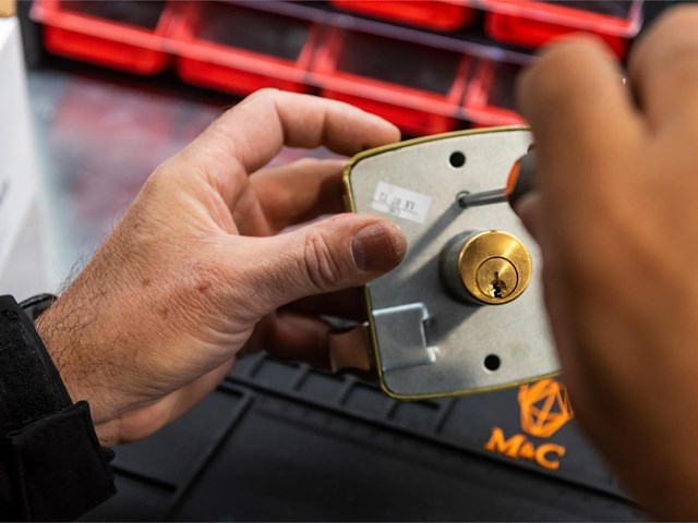 Cerraduras electrónicas vs. tradicionales: ¿cuál es la mejor opción para ti?