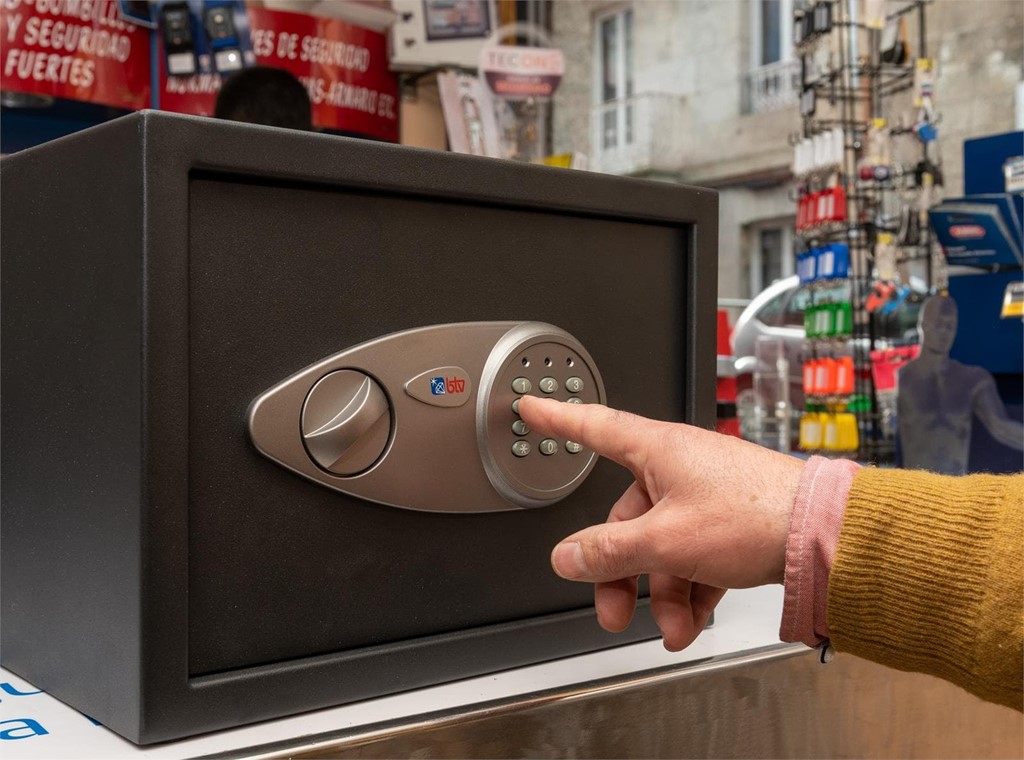 Todo lo que debes saber antes de instalar una caja fuerte en tu hogar